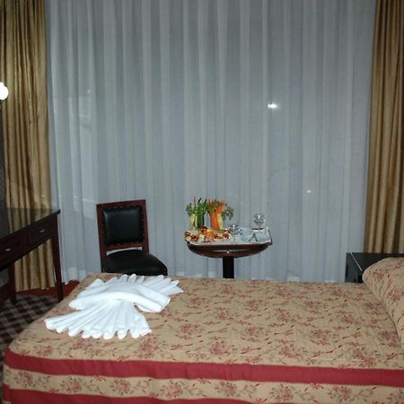 Kecik Hotel Istanboel Buitenkant foto