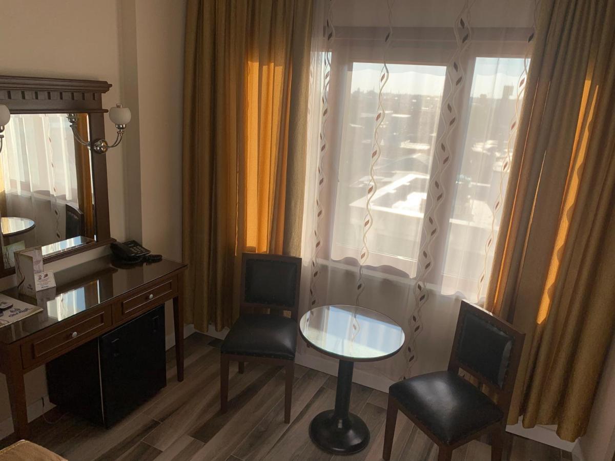 Kecik Hotel Istanboel Buitenkant foto